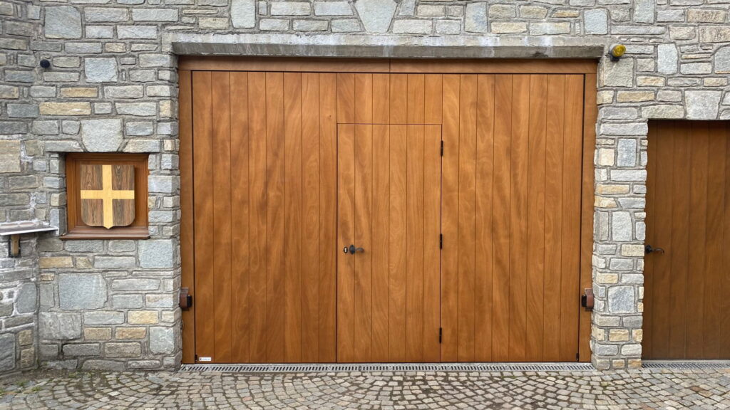 chiusure-civili-porte-basculanti-pantografate-luca